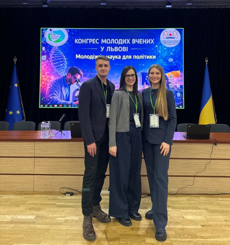 Старші наукові співробітники проєкту «Українська ідентичність у мовній практиці та літературному дискурсі» 0126U002091